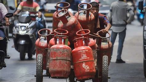 Commercial LPG Gas Cylinder Rate Hiked From Today Check New Prices In