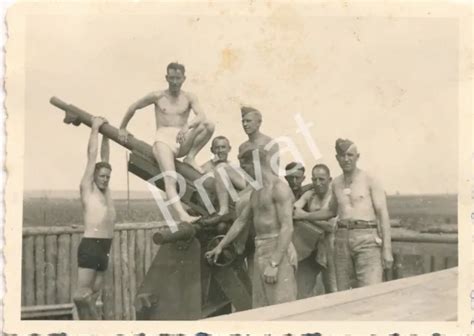 FOTO WKII WEHRMACHT Soldaten Artillerie Regiment Italien 1944 Geschütz