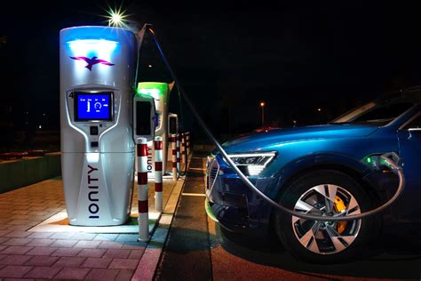 La Carga De Un Coche El Ctrico En Corriente Continua