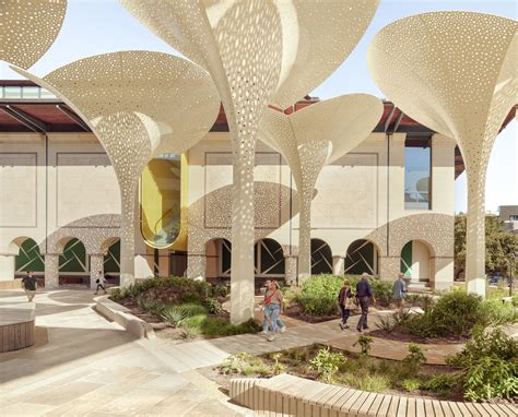 Blanton museum exhibits draw record crowds to the city 8