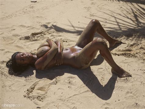 Ebony Knockers Porn Pic