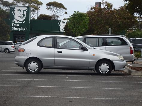 Daewoo Lanos Se Hatchback Damaged Base Model Daewoo L Flickr