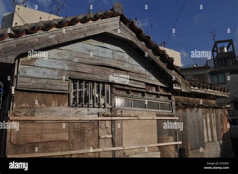 The Roof Of Traditional Okinawa Houses Hi Res Stock Photography And