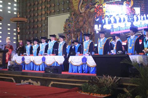 Galeri Foto Wakili Pj Bupati Buleleng Kadisdikpora Hadiri Sidang