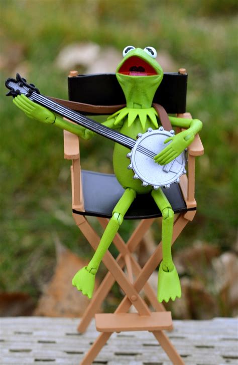 Kermit Playing Banjo