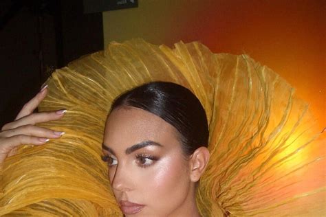 El Bikini Que Adora Georgina Tiene Un Clon En Asos Y Es Perfecto Para Pecho Grande