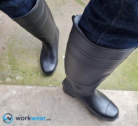 Jobs that Require Rubber Boots - WorkWear.org | WorkWear.org