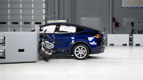 Small Overlap Crash Test