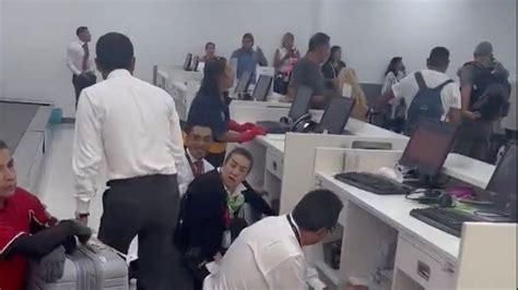 Persecuci N En Aeropuerto De Cdmx Deja Un Polic A Herido