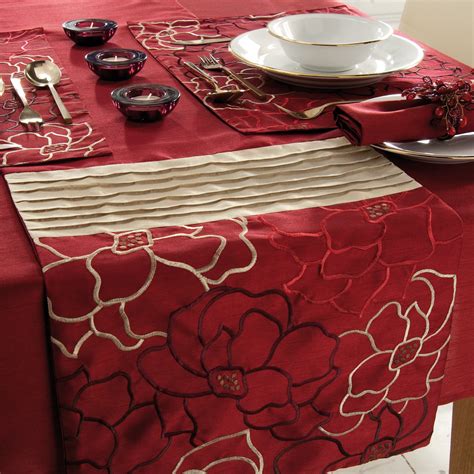 Red Scattered Flowers Collection Table Runner Dunelm