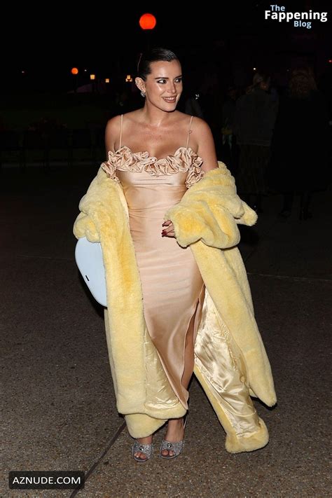 Bella Thorne Sexy Flaunts Her Hot Figure In A Stunning Outfit At Paris Fashion Week Event Aznude