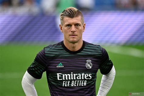 Real Madrid resmi perpanjang kontrak Toni Kroos hingga Juni 2024 ...