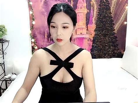 AsianAmeican Cathy Naked Stripping On Cam For Live Sex Video Chat Gyrls