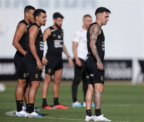 Futebol masculino Corinthians fecha preparação para encarar Estudiantes