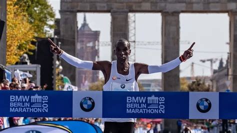 Kipchoge Bati El R Cord Mundial De Marat N En Berl N H