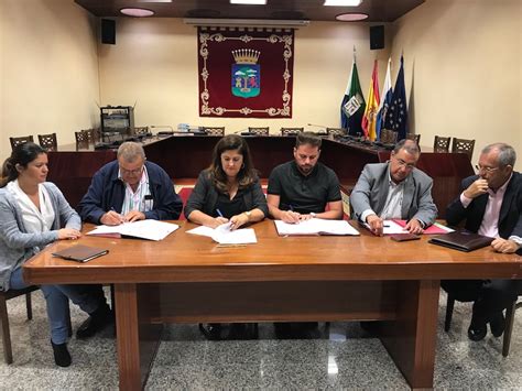 Cabildo Y Ayuntamientos De El Hierro Rubrican El Convenio De Reparto De