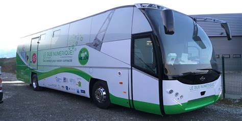 Le Bus numérique des ateliers pour rester connecté 28