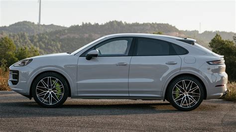 2023 Porsche Cayenne S Coupe E-Hybrid SportDesign Package - Wallpapers and HD Images | Car Pixel