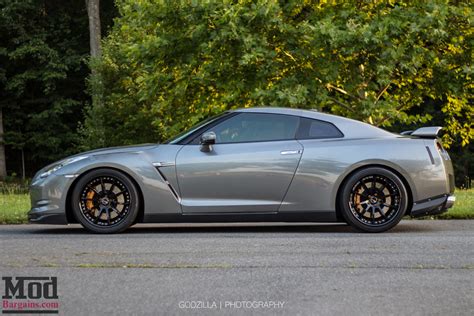 R35 Nissan GT R On SSR Executor CV01 Wheels