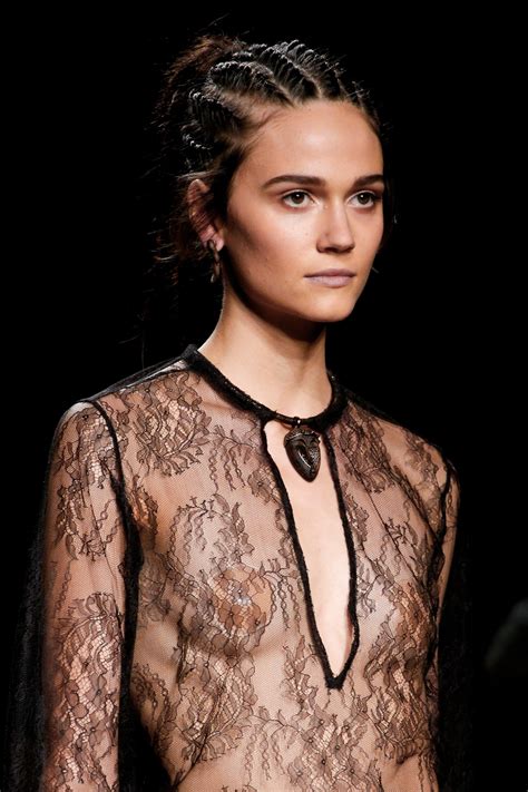 Valentino Spring 2016 Ready To Wear Fashion Show Details Vogue