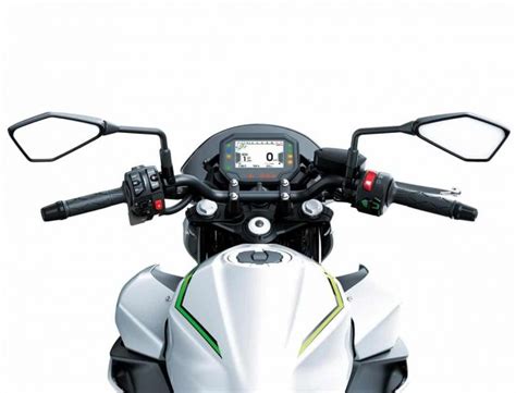 Kawasaki Z Hybrid A Eicma La Nuova Naked Ibrida Foto