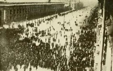 Rewolucja lutowa Upadek caratu Początki bolszewickiej Rosji