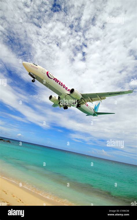 Caribbean Airlines Boeing 737 Stock Photo Alamy