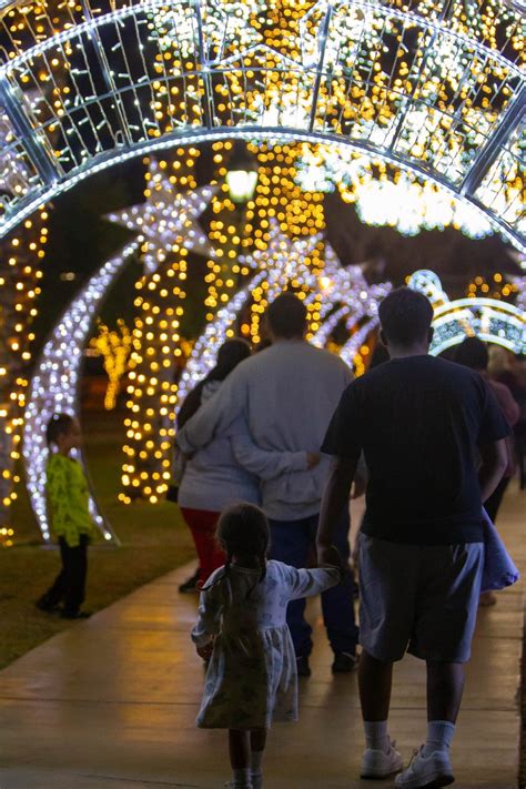 Glendale Glitters 2023 Christmas lights are shining. Here's a look