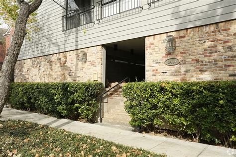 Castle Court - Apartments in Houston, TX | Apartments.com