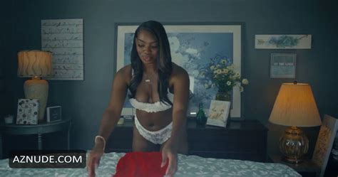 ELIZABETH FOXX Nude AZNude