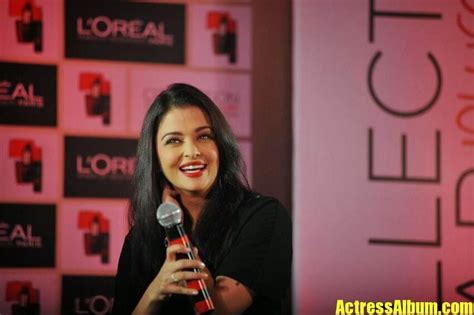 Bollywood Hot Aishwarya Rai Bachchan Sexy Thighs And Cleavage Show Actress Album