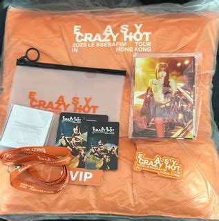 LE SSERAFIM SVIP Package 禮物 坐墊 明信片 postcard 演唱會 世巡 香港場 Easy Crazy Hot