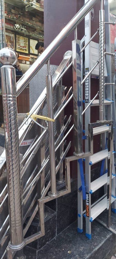 Silver Stainless Steel Staircase Railing At Rs Feet In Chandigarh