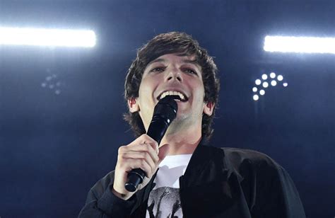 Louis Tomlinson organiza un multitudinario concierto solidario Vídeo