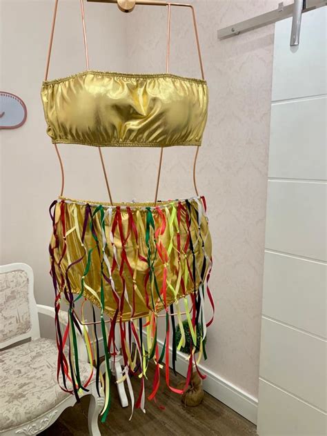 Top Cropped Metalizado Hot Pant Saia Colorida