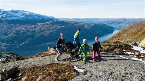 Hiking Trails at Mt. Hoven (1011 m.) | Loen Skylift