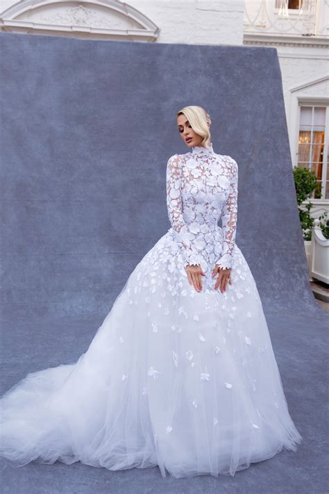 Paris Hilton Is Married Heiress Ties The Knot With Carter Reum Artofit