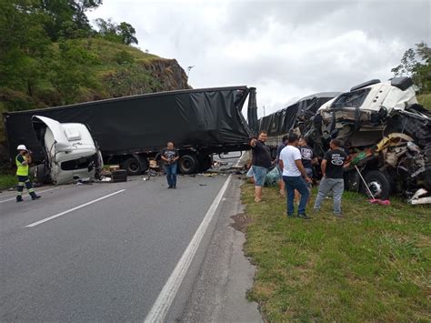 Engavetamento Entre Carretas Deixa Um Morto E Um Ferido Na Rodovia