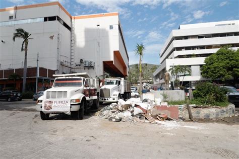 Supervisa Abelina L Pez Rodr Guez Limpieza En Accesos A Playas