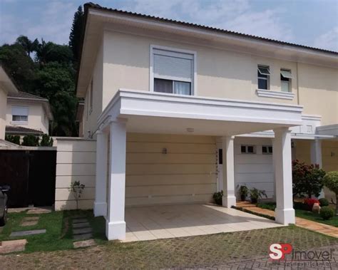 Casa de Condomínio na Rua Comendador Quirino Teixeira Jardim Leonor