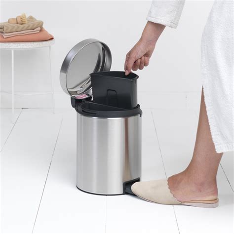 Brabantia Newicon Poubelle X Litres Avec Seau Int Rieur En Plastique