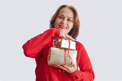 124+ идеи Что подарить женщине на 65 лет (в Примерах) и еще 20 ...