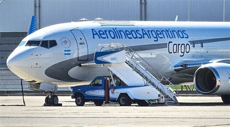 Aerolíneas Argentinas Cargo Presenta Su Primer Avión Un Boeing 737 800