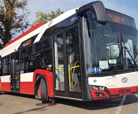 Tragiczny Wypadek Na Podkarpaciu Pieszy Wszed Pod Cofaj Cy Autobus