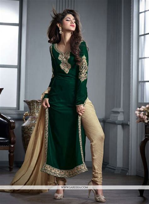 Embroidered Work Green Velvet Designer Straight Salwar Kameez