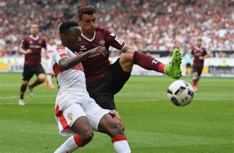 VfB Stuttgart Schindelmeiser mit großen Sorgen um Carlos Mané