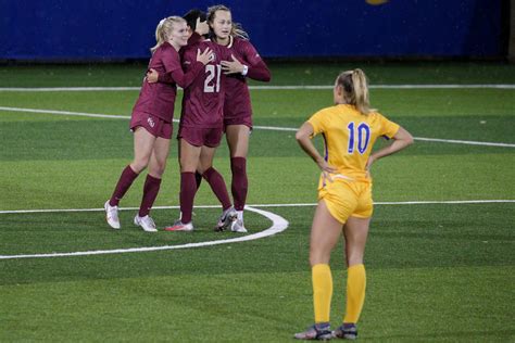 Second Ranked Seminoles Dominate Pitt Womens Soccer The Pitt News