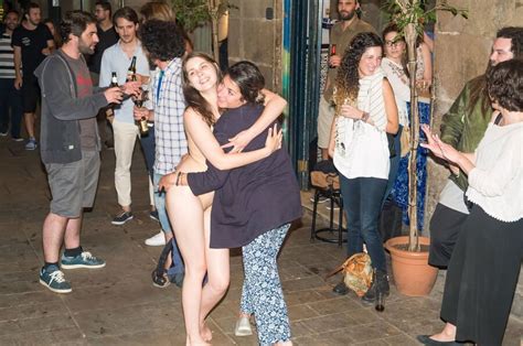 Naked In Barcelona Free Nuded Porn Photo