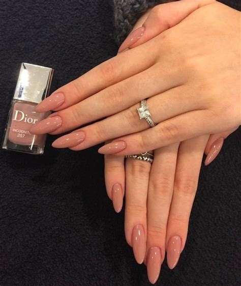 Modele De Unghii Nude Simple Si Complexe Pentru Orice Ocazie
