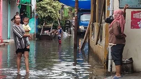 Update Banjir Di Dki Sore Hari Ini 21 Rt Dan 3 Ruas Jalan Di Jakbar